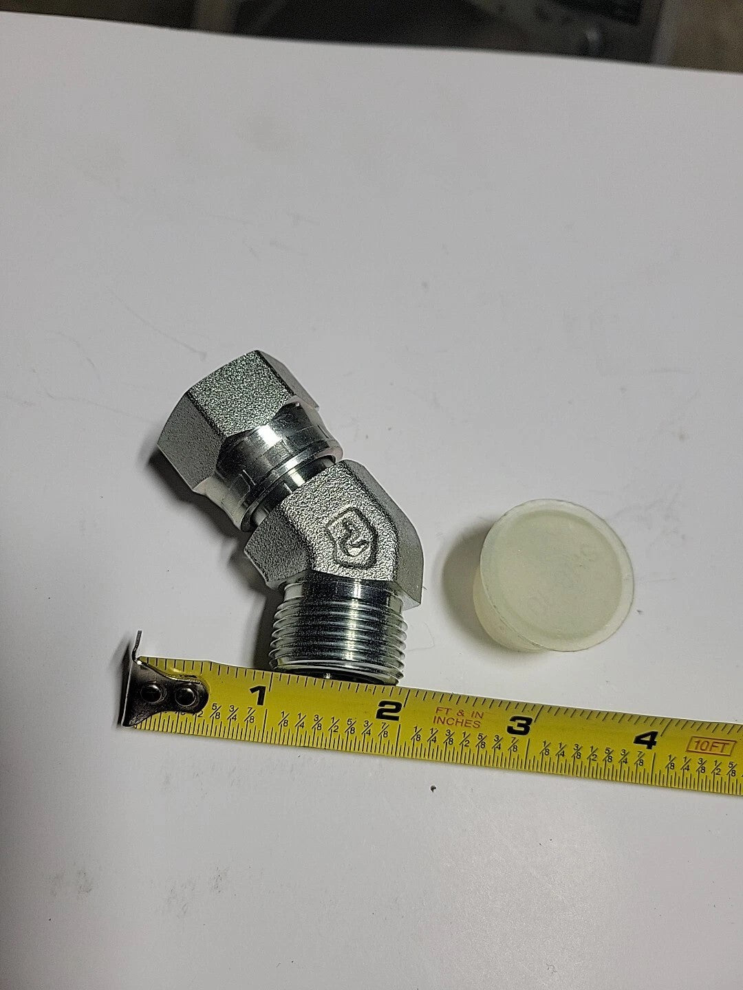 Lot of 5 Parker Tube Fittings 8 V6LO-SS Seal-Lok 45 Deg Elbow